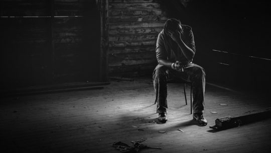 Depressionen und Burn-out: Warum der Körper mit Beschwerden reagiert