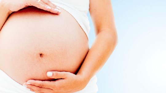 Schwangerschaftsbeschwerden: Wie die APM Mutter und Baby schon während der Schwangerschaft hilft